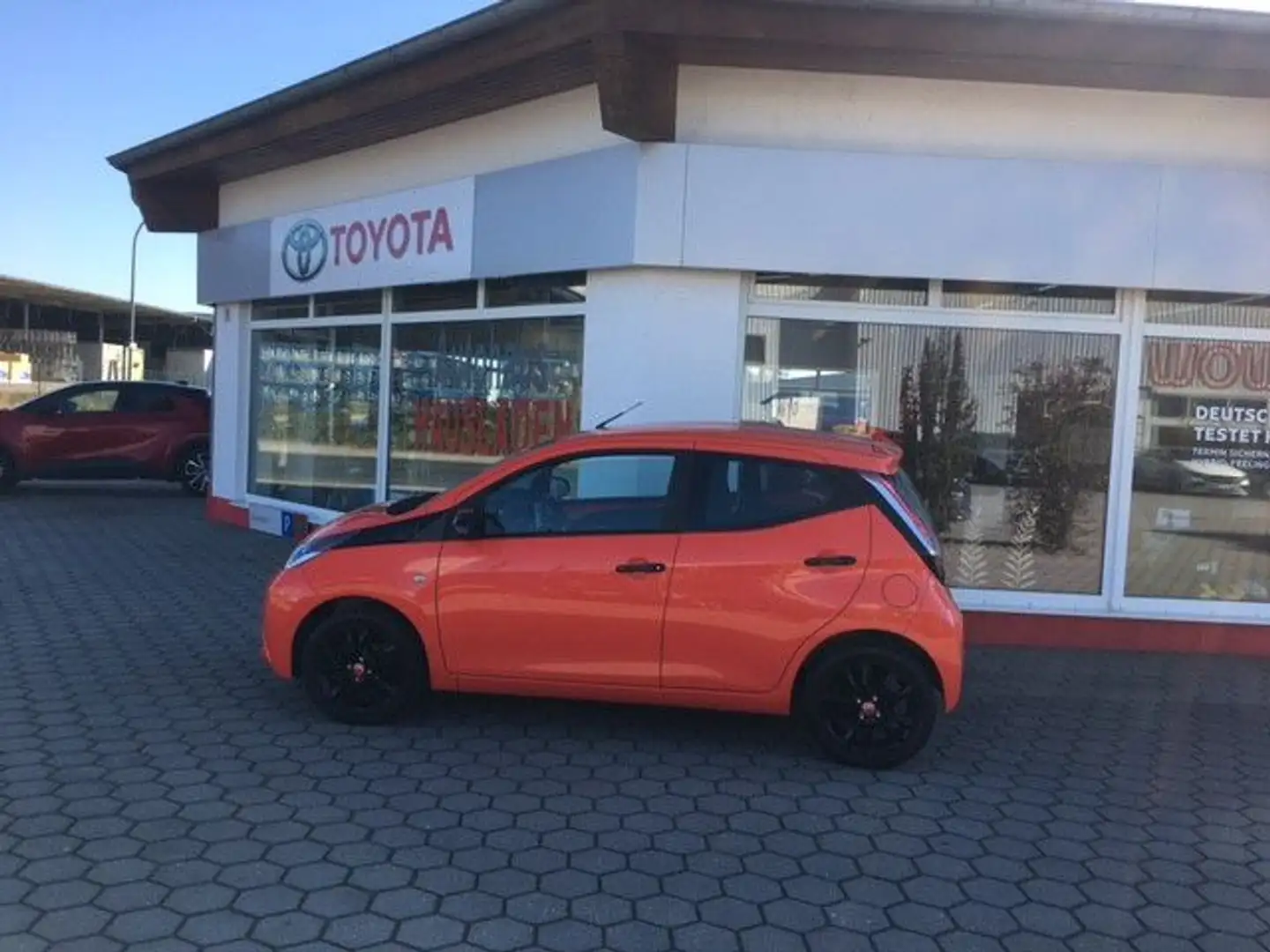 Toyota Aygo AYGO x-cite Portocaliu - 1