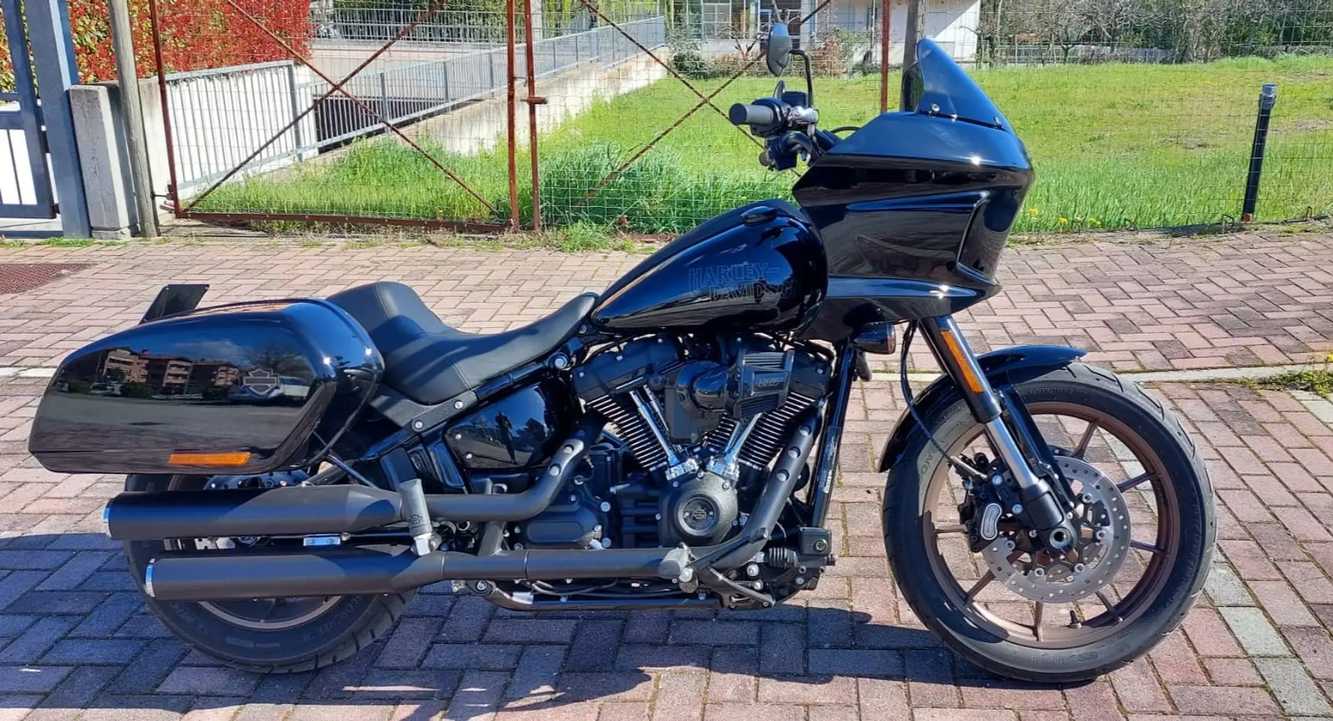 Harley-Davidson Lowrider ST Noir - 1