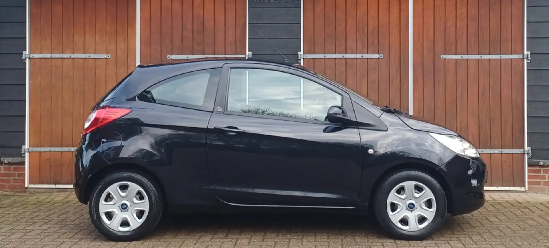 Ford Ka/Ka+ 1.2 Champions Ed s/s, Airco, Nette auto, NAP Schwarz - 2