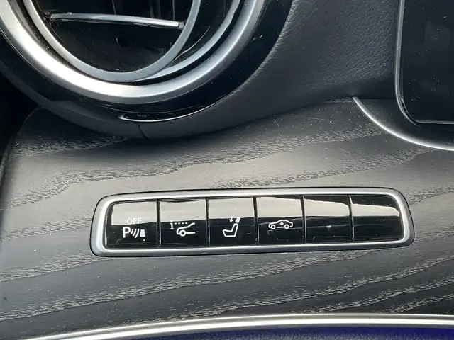 Mercedes-Benz E Class view 11