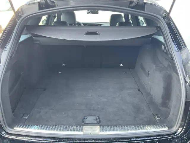 Mercedes-Benz E Class view 13