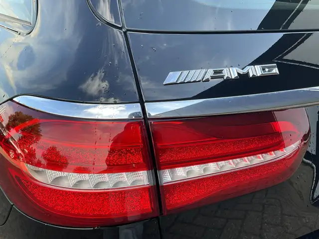 Mercedes-Benz E Class view 14