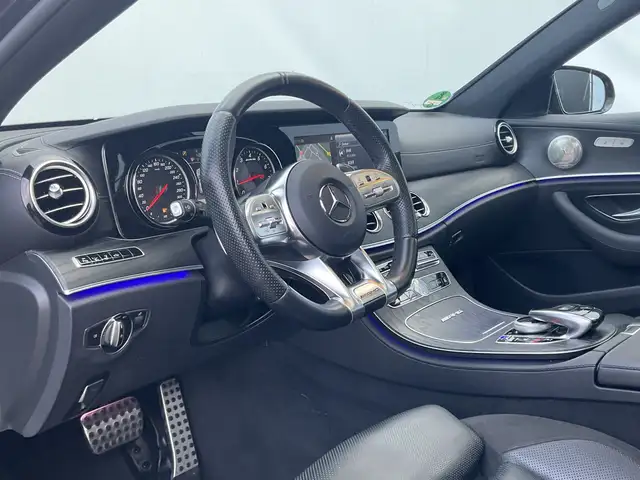 Mercedes-Benz E-Class view 23
