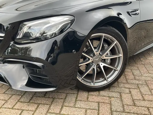 Mercedes-Benz E-Class view 19