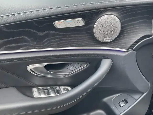 Mercedes-Benz E-Class view 22