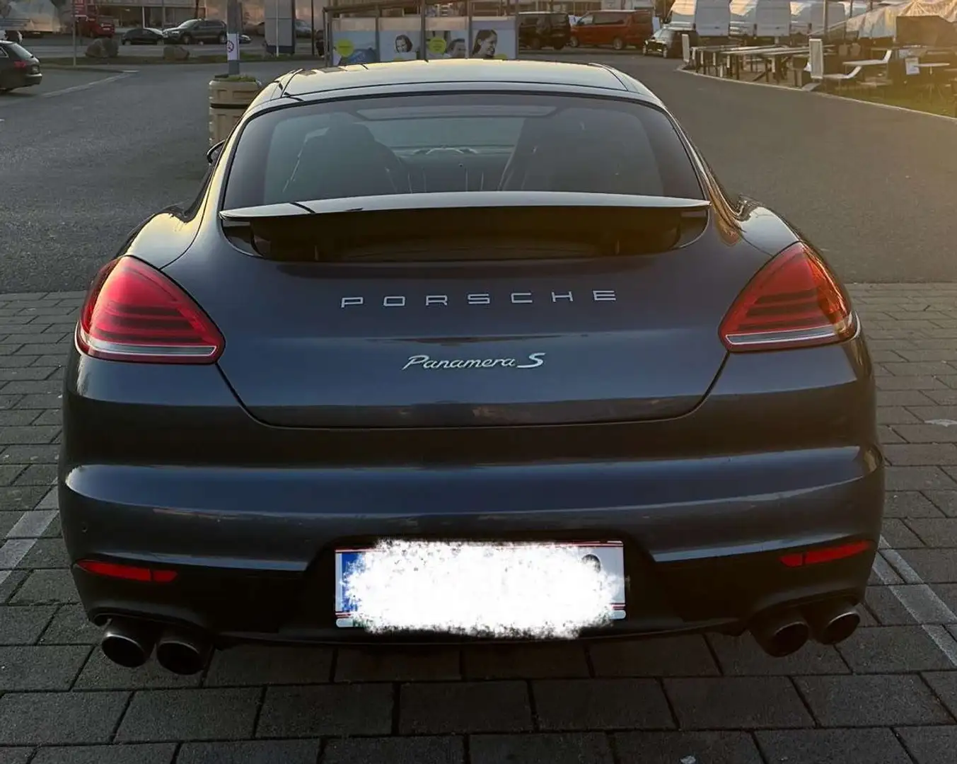 Porsche Panamera Neue Batterie - S E-Hybrid mit 8-Fach Bereifung Blau - 2