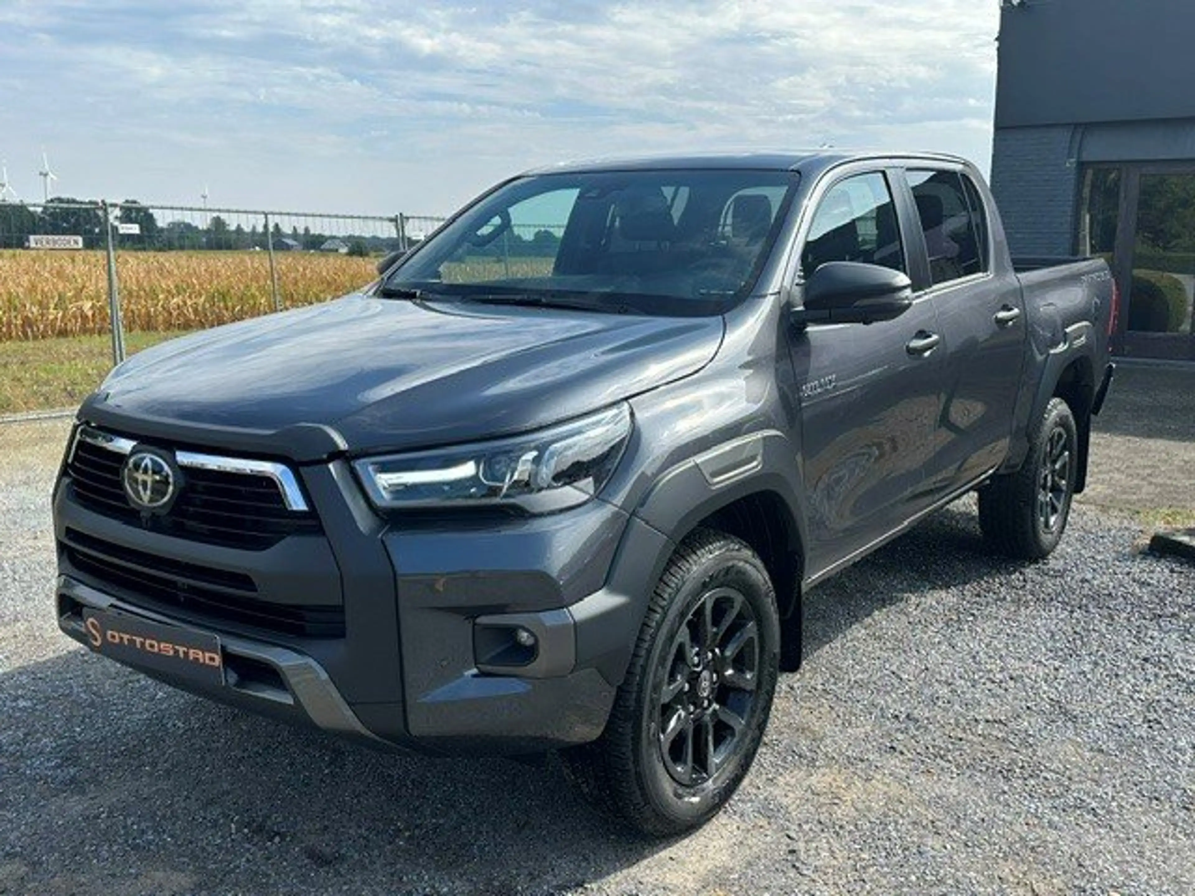Toyota Hilux Invicible