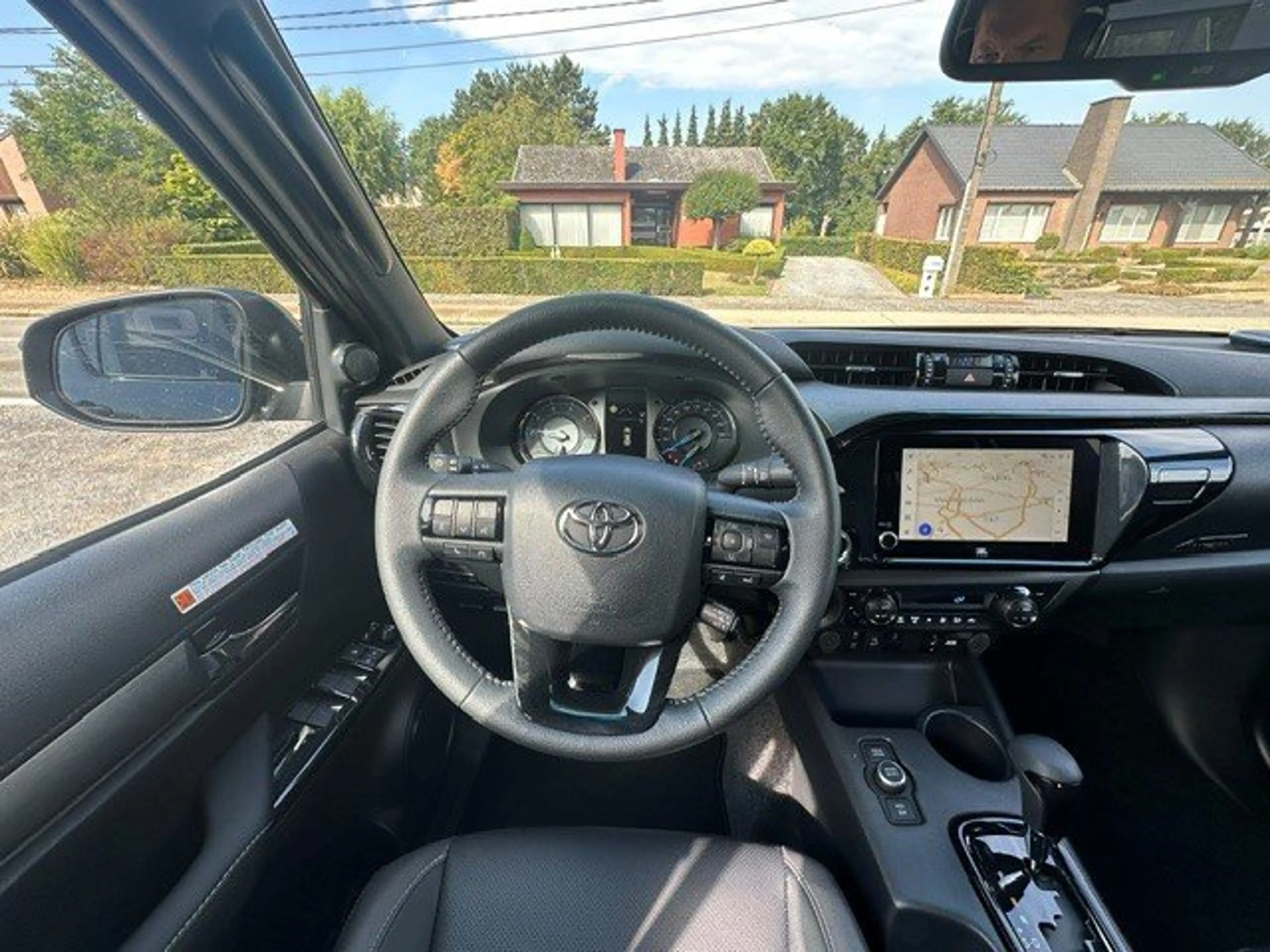 Toyota Hilux Invicible — photo 14