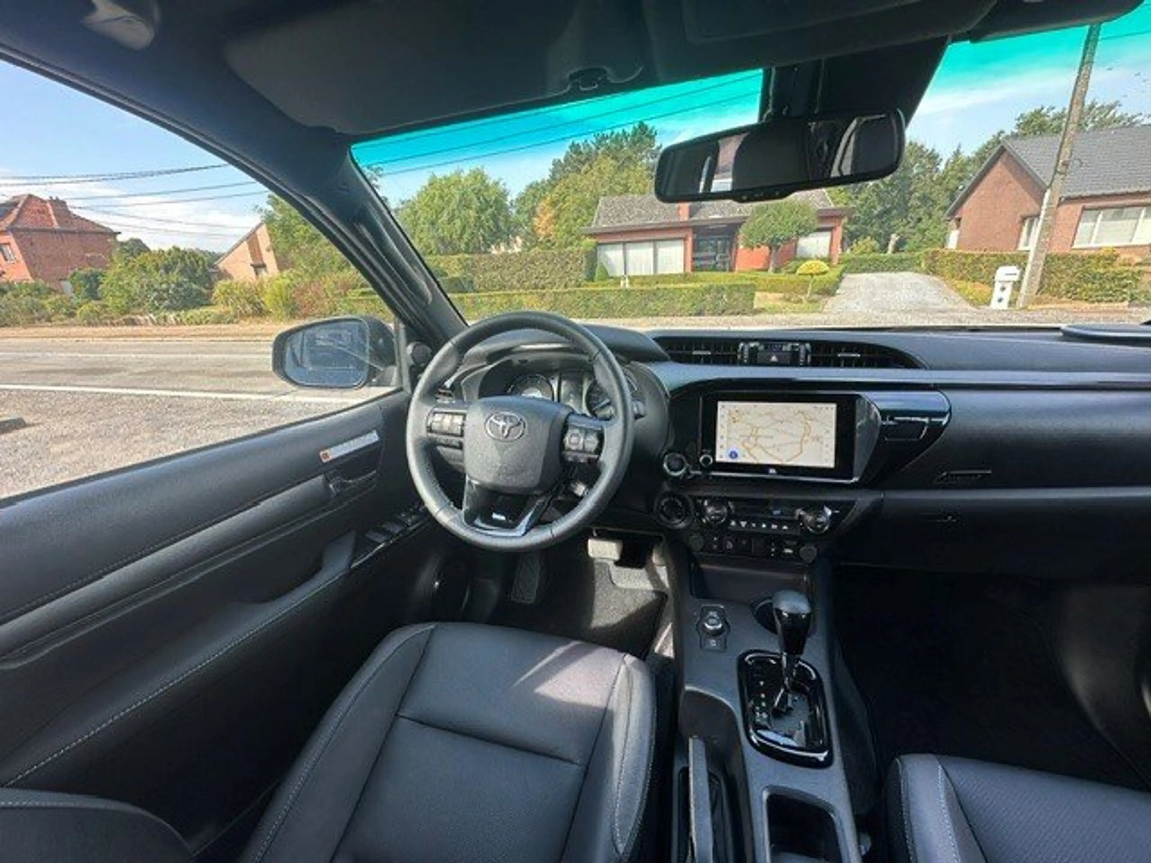 Toyota Hilux Invicible — photo 13