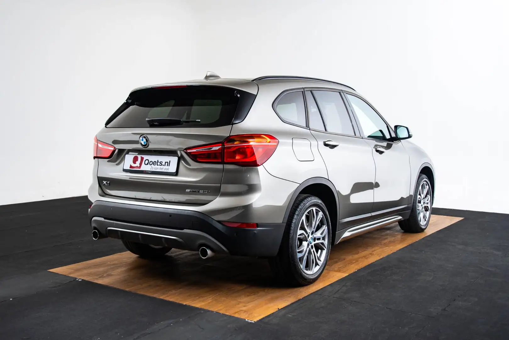 BMW X1 sDrive20i High Executive Model Sport - Elektrische Grijs - 2