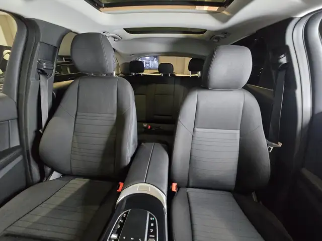 Mercedes-Benz GLC view 9