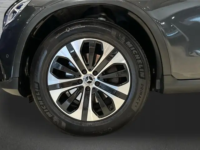 Mercedes-Benz GLC view 5