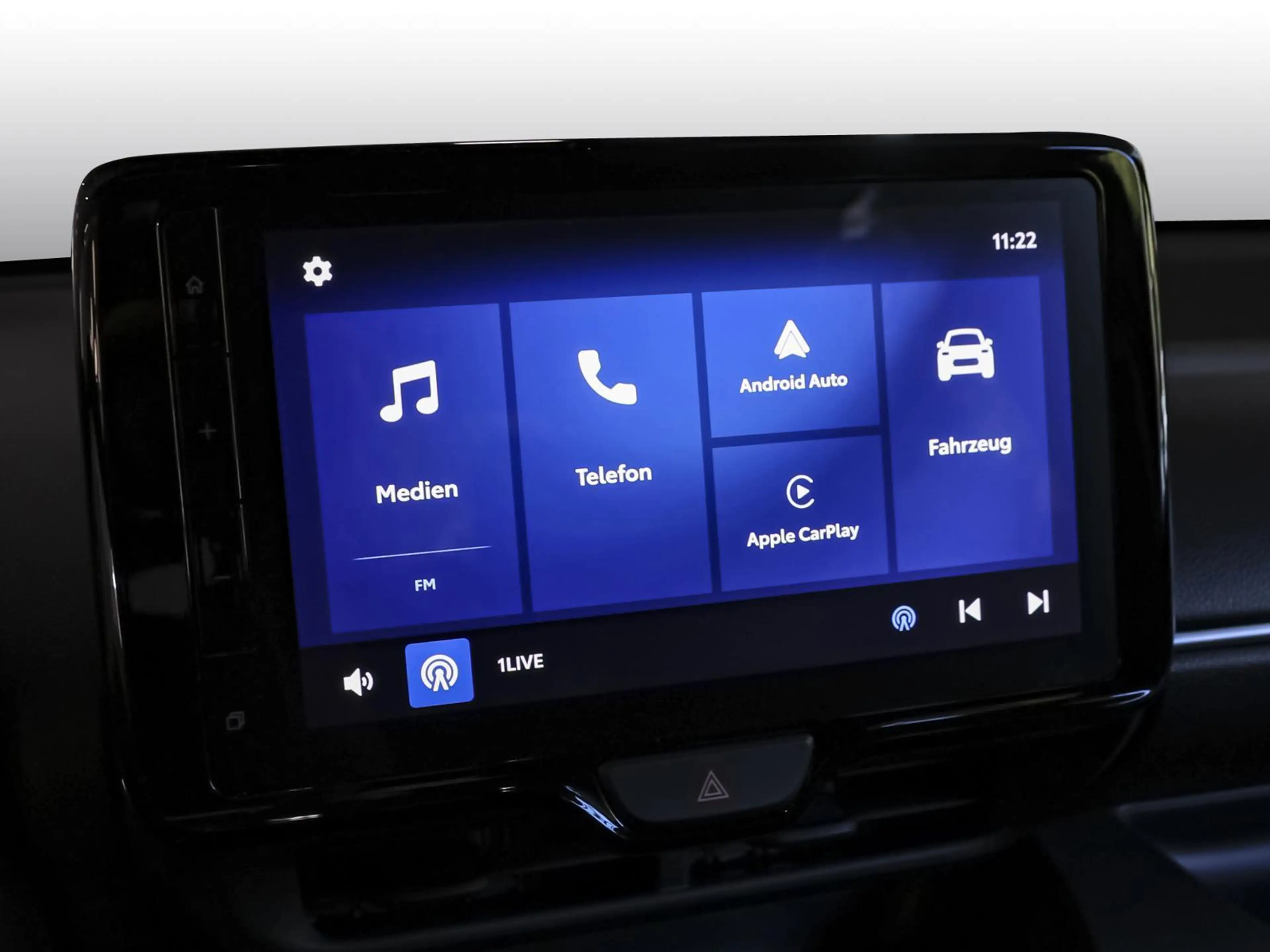 Toyota Yaris Teamplayer 1,5 Hybrid CVT NAVI SHZ PDC — photo 6