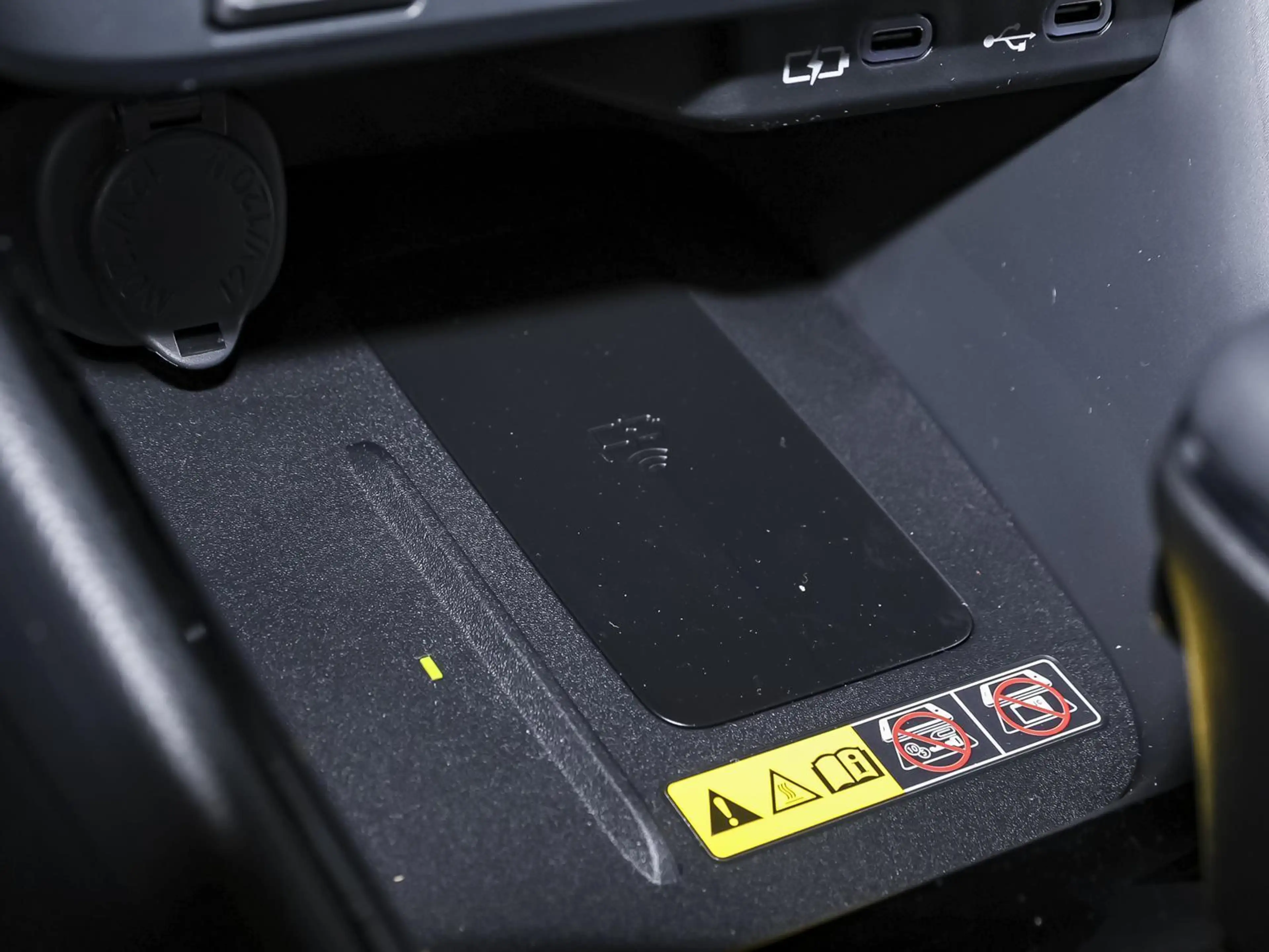 Toyota Yaris Teamplayer 1,5 Hybrid CVT NAVI SHZ PDC — photo 12