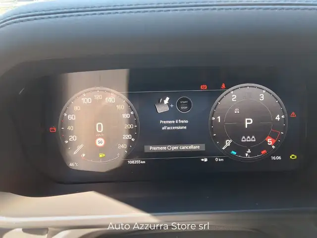 Land Rover Defender view 12