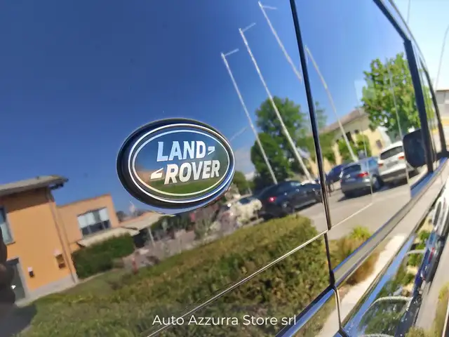Land Rover Defender view 7
