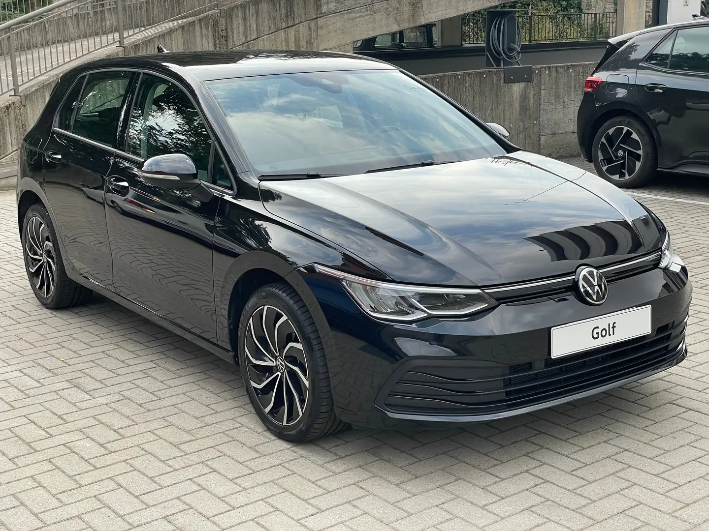 Volkswagen Golf Golf VIII 2020 1.0 eTSI EVO Life 110cv DSG Nero - 1