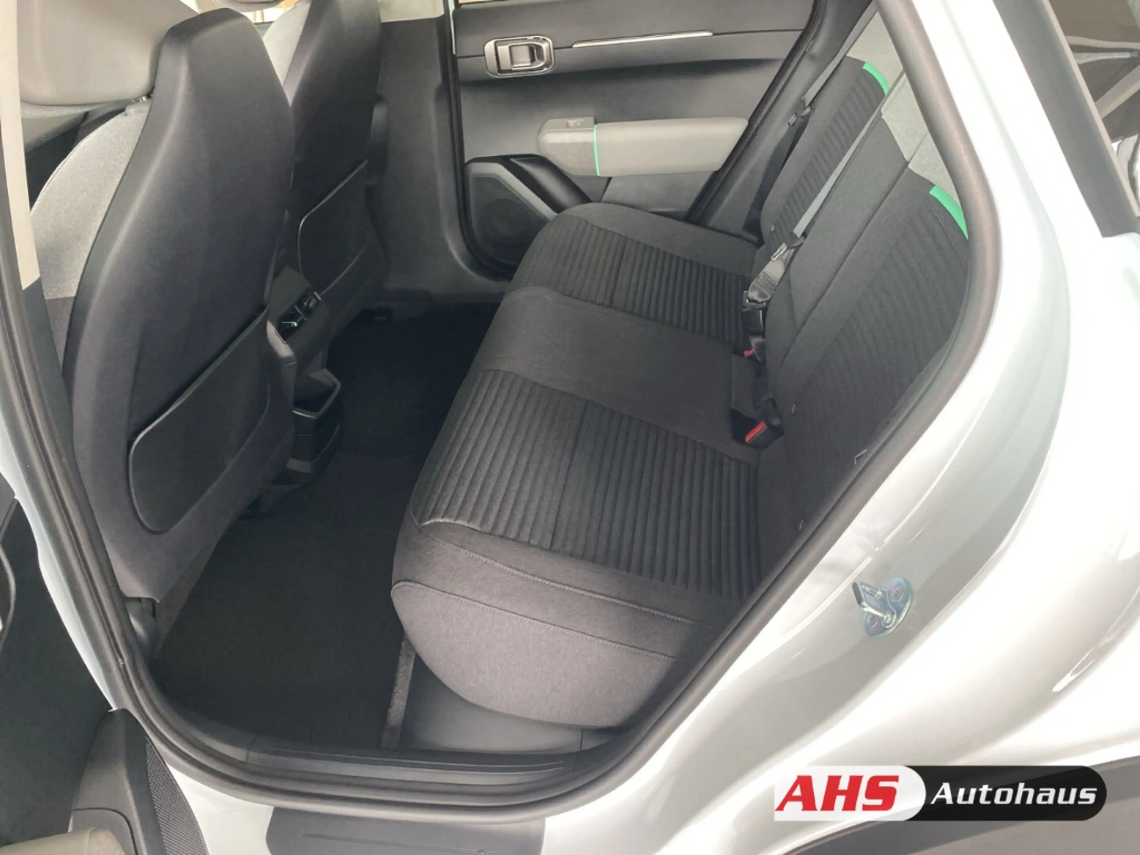 Kia EV4 Air 58,3 kWh Wärmepumpe SHZ Navi LED PDC vo +hi Rü — photo 9