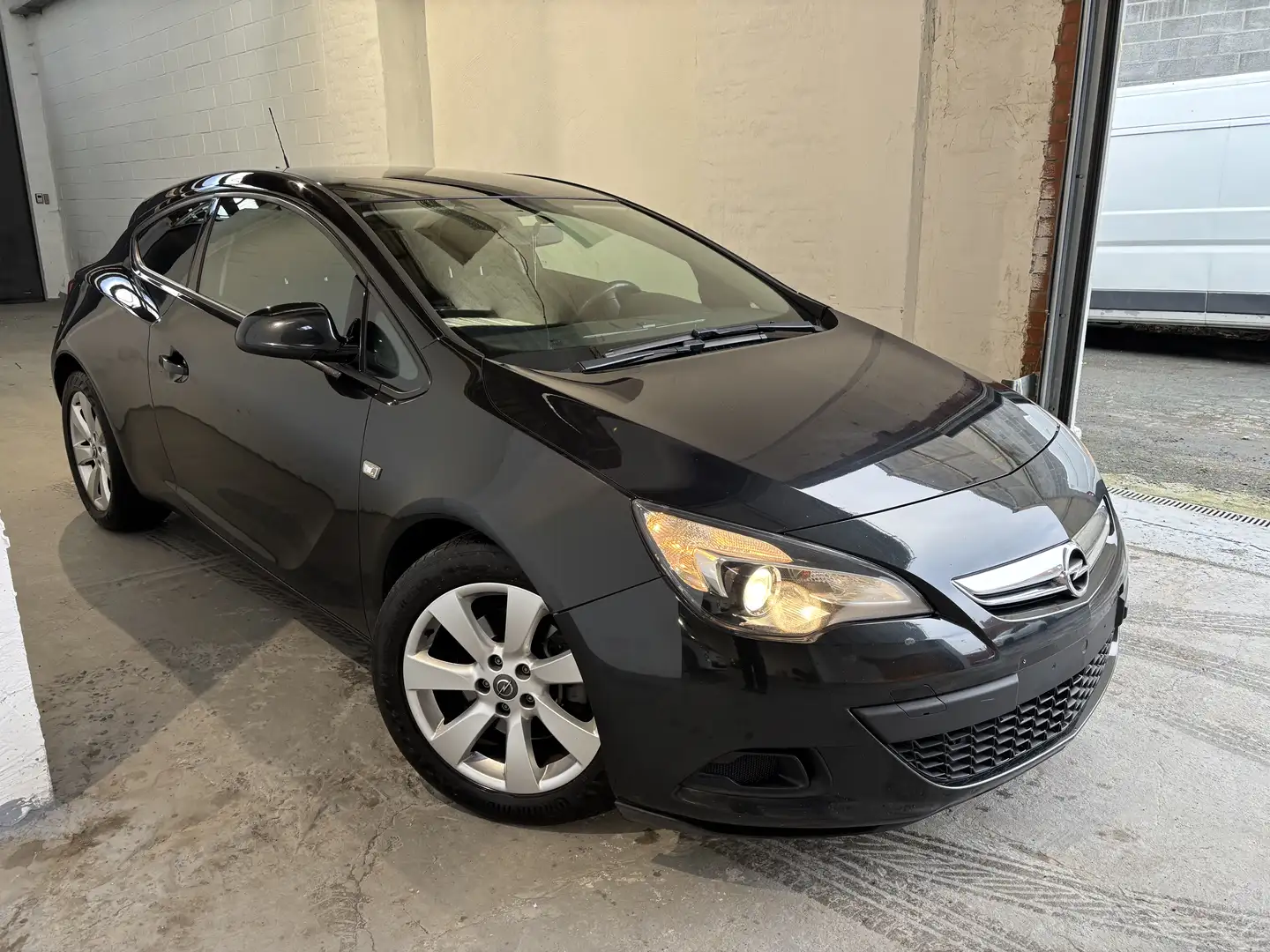 Opel Astra GTC 1.4 Turbo Sport Start&Stop - 2