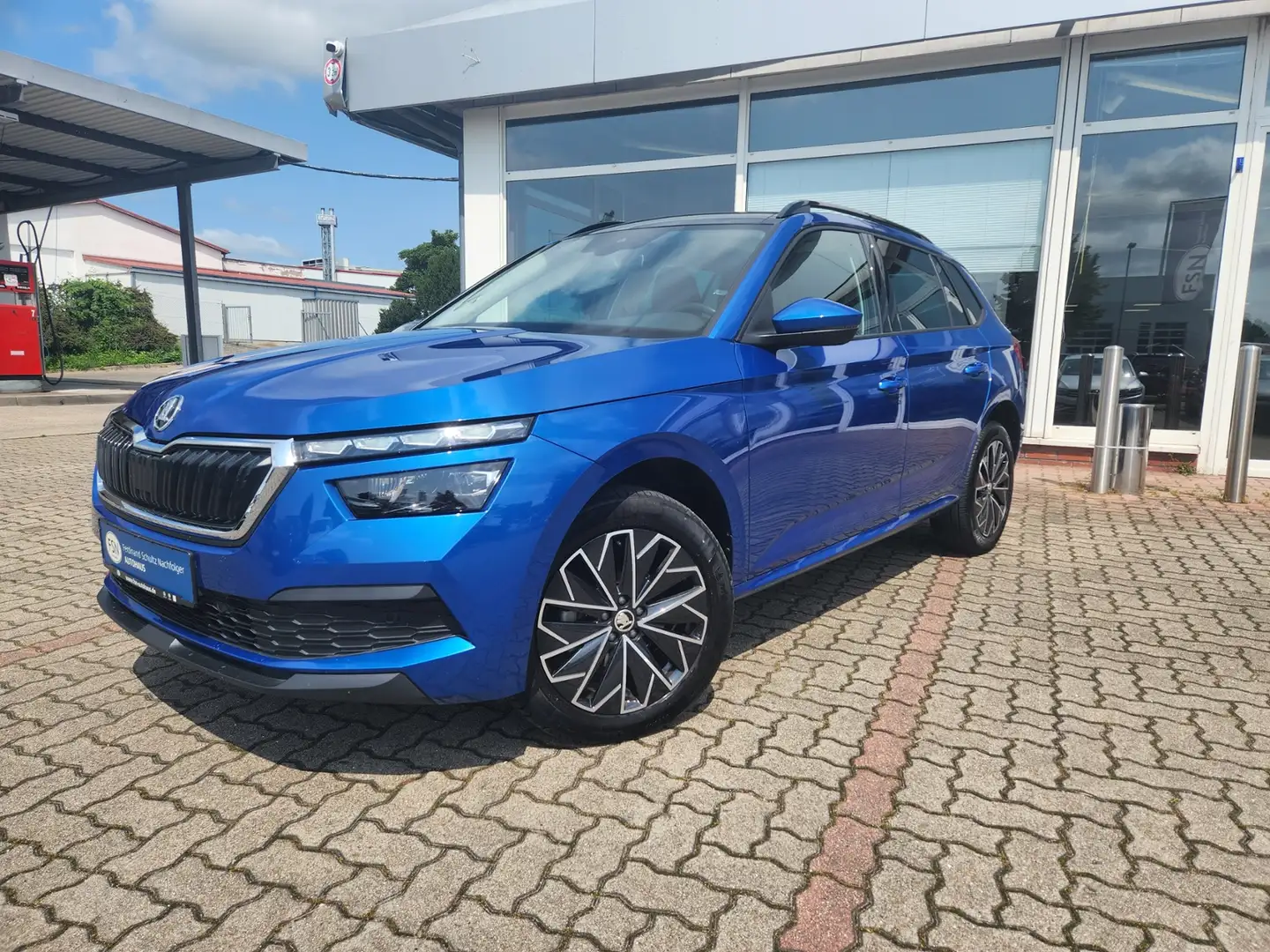 Skoda Kamiq 1.5 TSI DSG Style RFK AHK Pano elektr. Heckklappe Blauw - 2