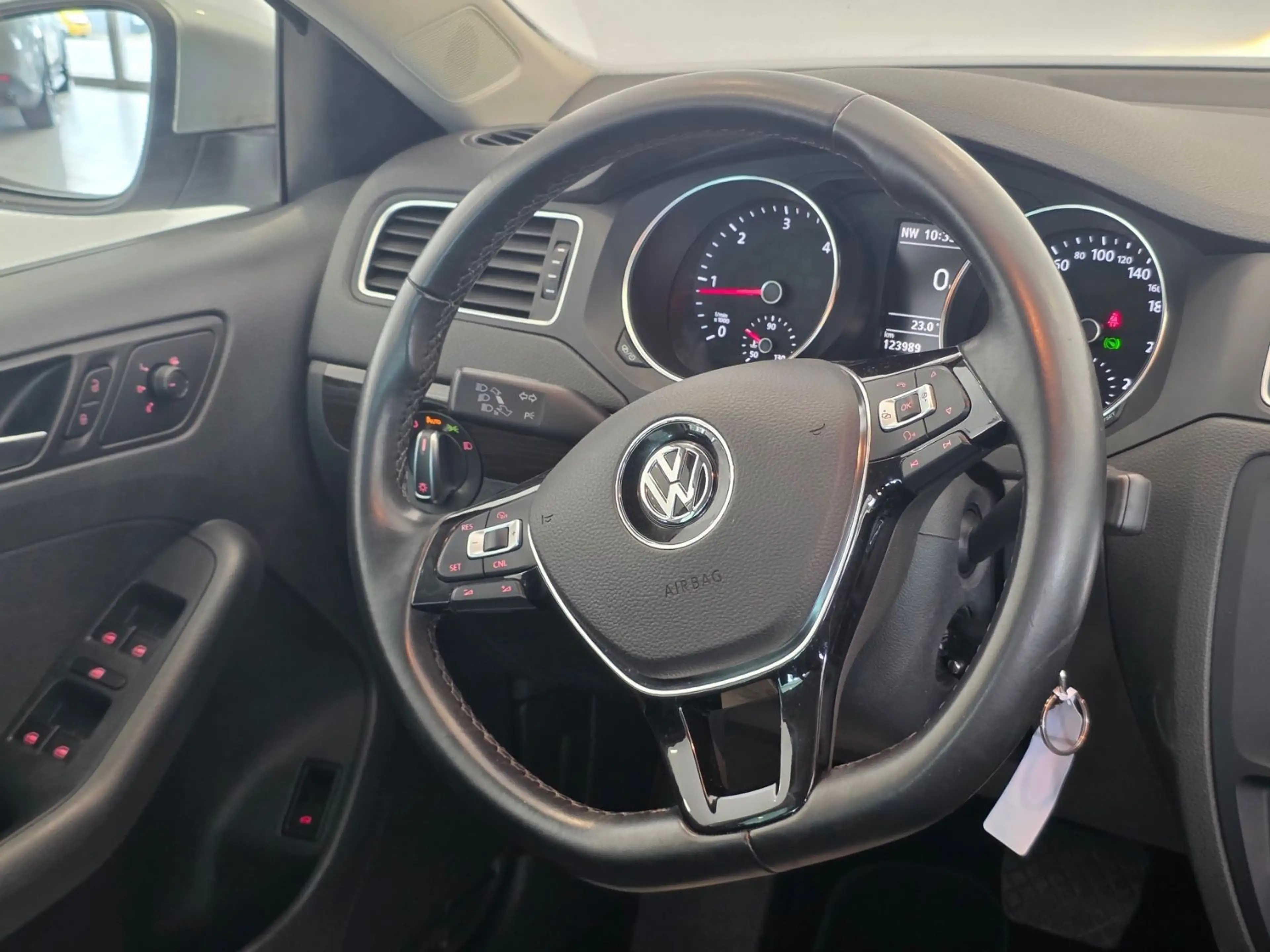 Volkswagen Jetta 2.0 TDI BMT Tech|AHK|BIXENON|NAVI|2-HAND| — photo 6