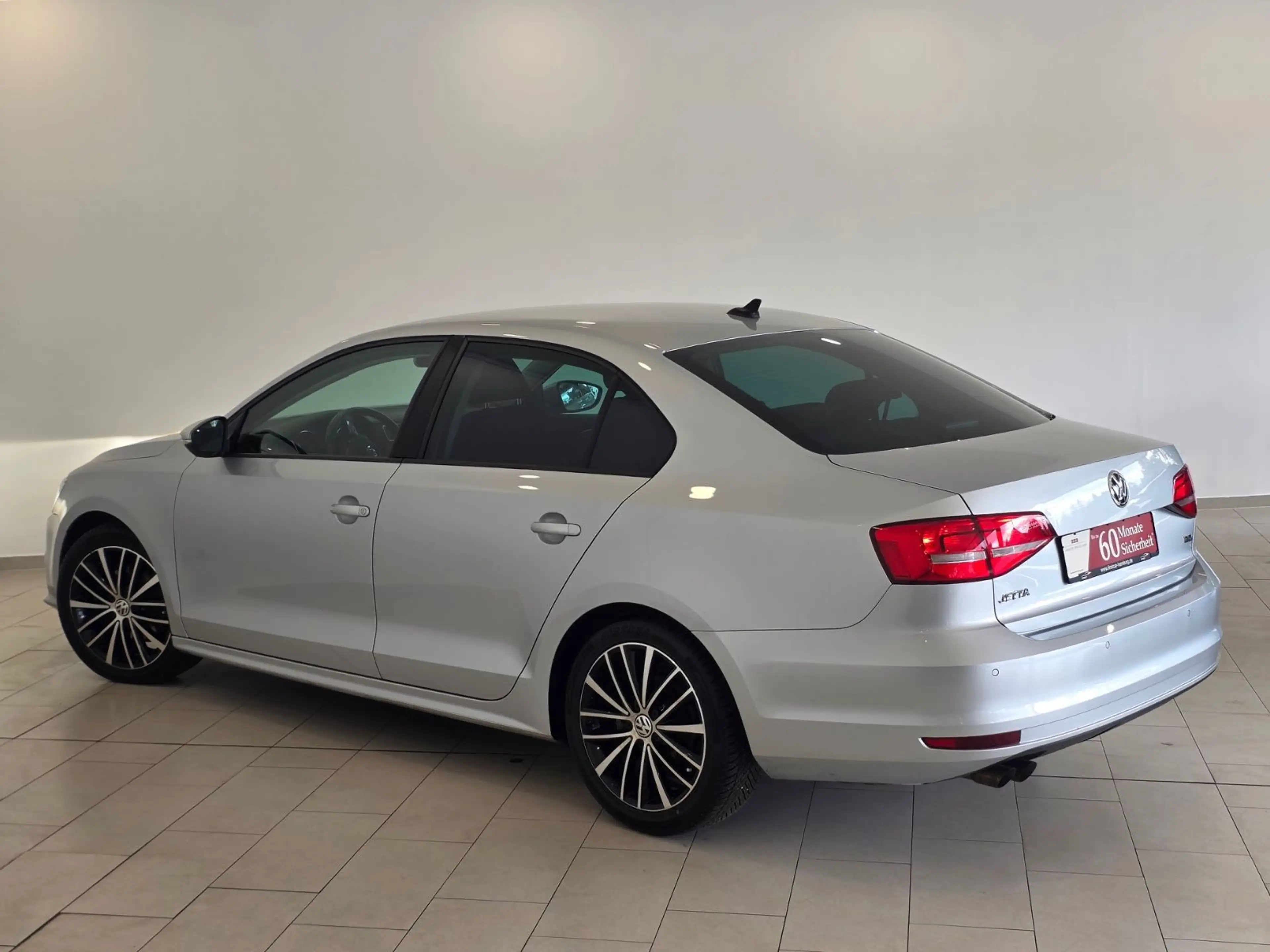 Volkswagen Jetta 2.0 TDI BMT Tech|AHK|BIXENON|NAVI|2-HAND| — photo 3