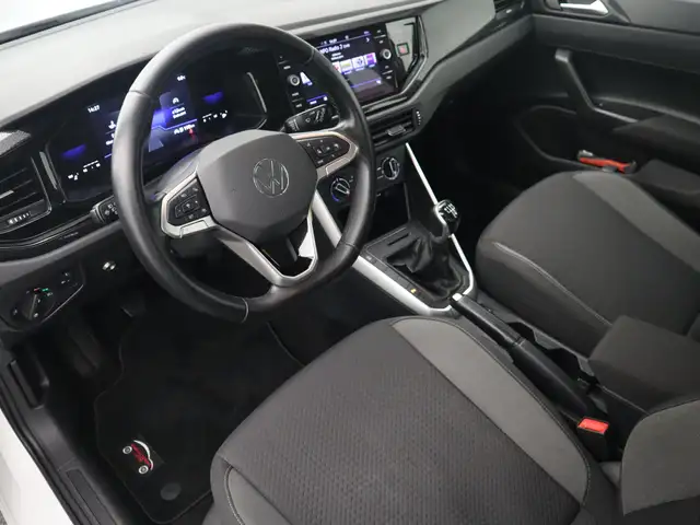 Volkswagen Polo view 9