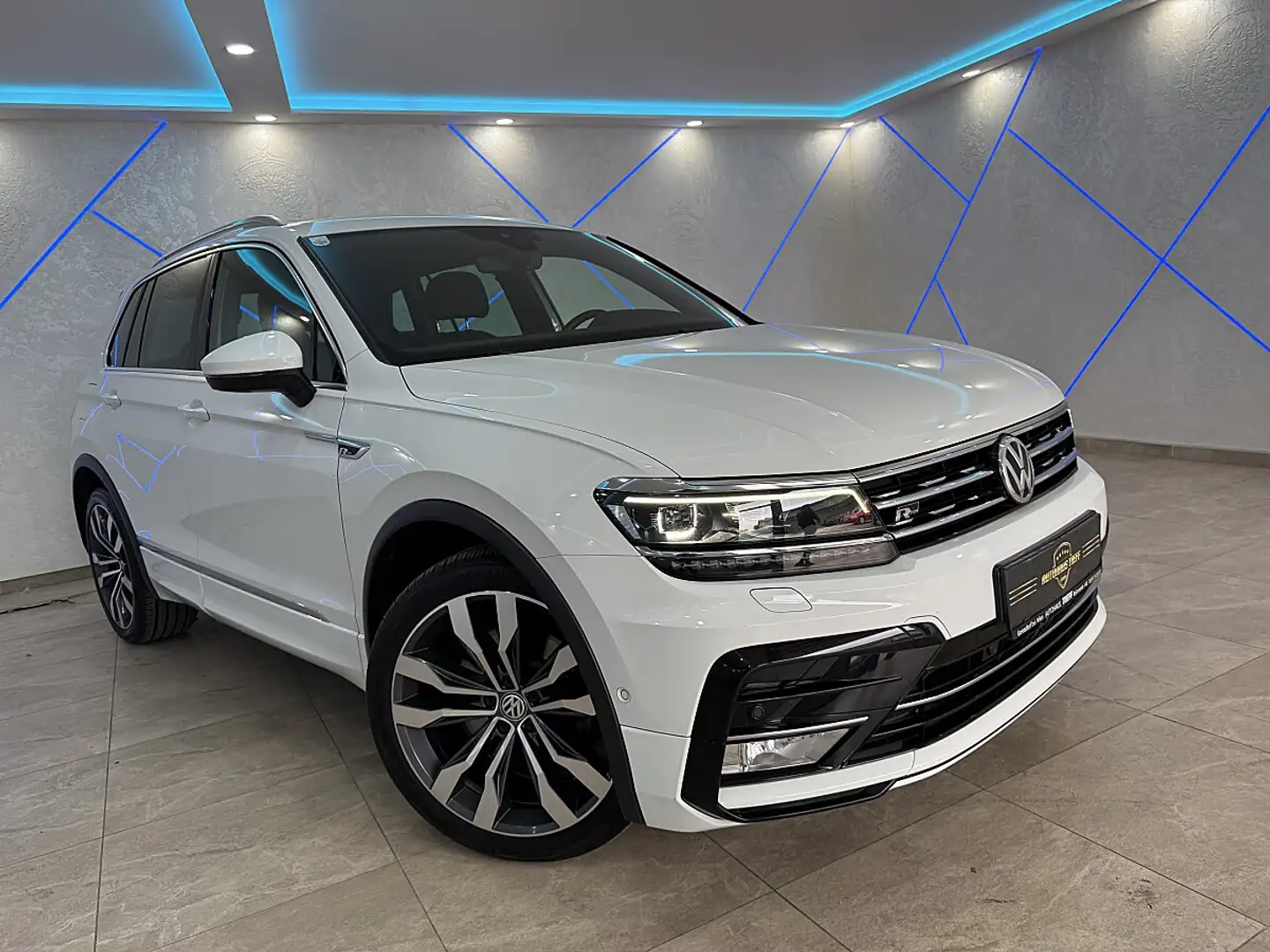 Volkswagen Tiguan 2,0 TDI SCR 4Motion Highline DSG*R-LINE*STDHZ*A... Weiß - 2