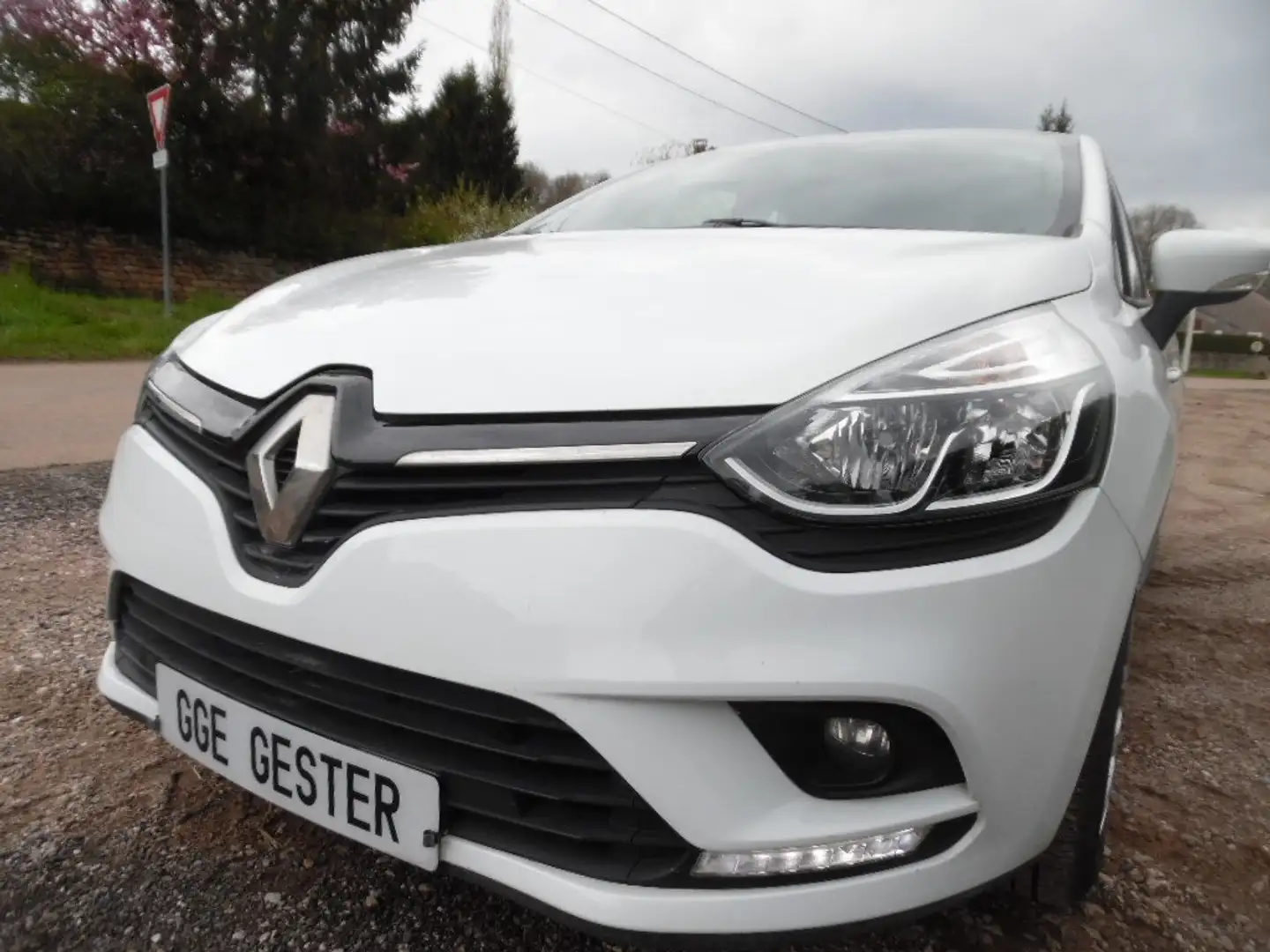 Renault Clio IV STE DCI 90 AIR MEDIANAV GPS 2 PLACES 61497KMS Bianco - 1