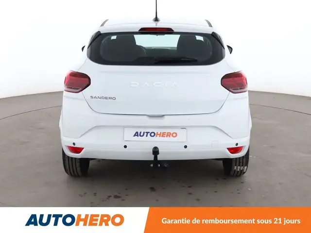 Dacia Sandero view 5