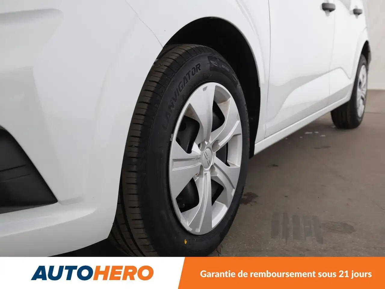 Dacia Sandero Sandero — photo 24