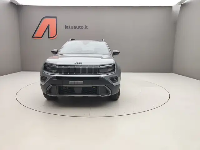Jeep Avenger view 3