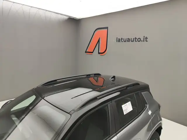 Jeep Avenger view 2