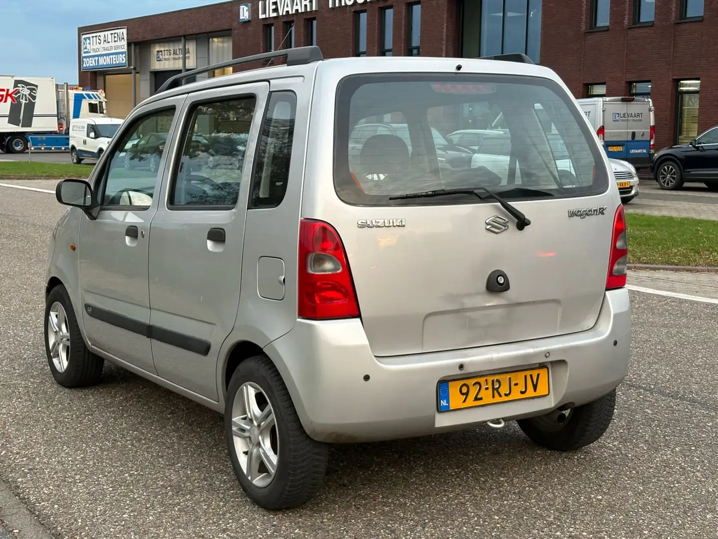 Suzuki Wagon R+ 1.3 GLX Nieuwe koppeling|APK t/m 31-10-2026|Airco| Grijs - 2