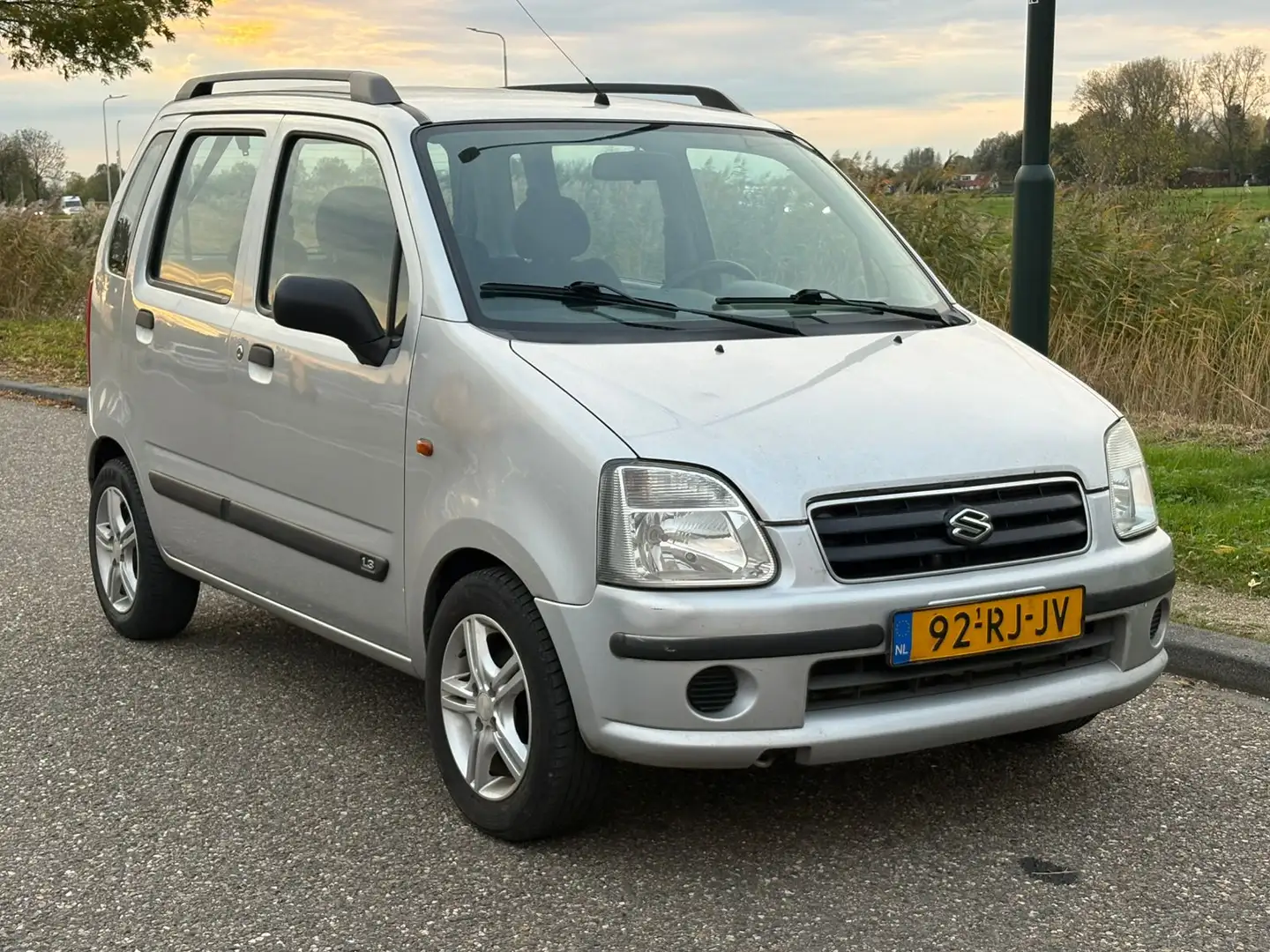 Suzuki Wagon R+ 1.3 GLX Nieuwe koppeling|APK t/m 31-10-2026|Airco| Grijs - 1