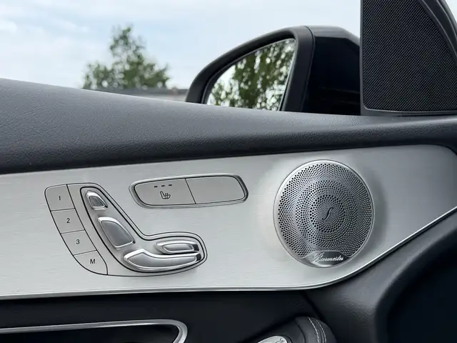 Mercedes-Benz GLC view 11