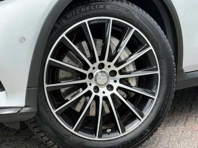 Mercedes-Benz GLC view 12