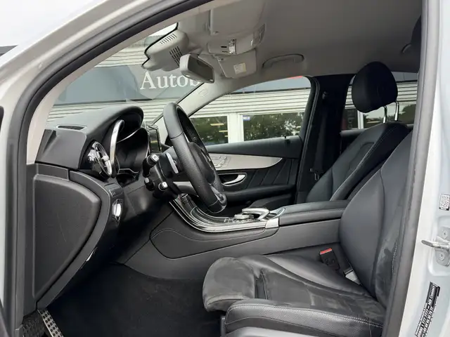 Mercedes-Benz GLC view 4