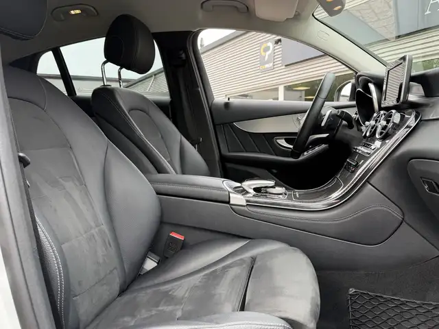 Mercedes-Benz GLC view 10