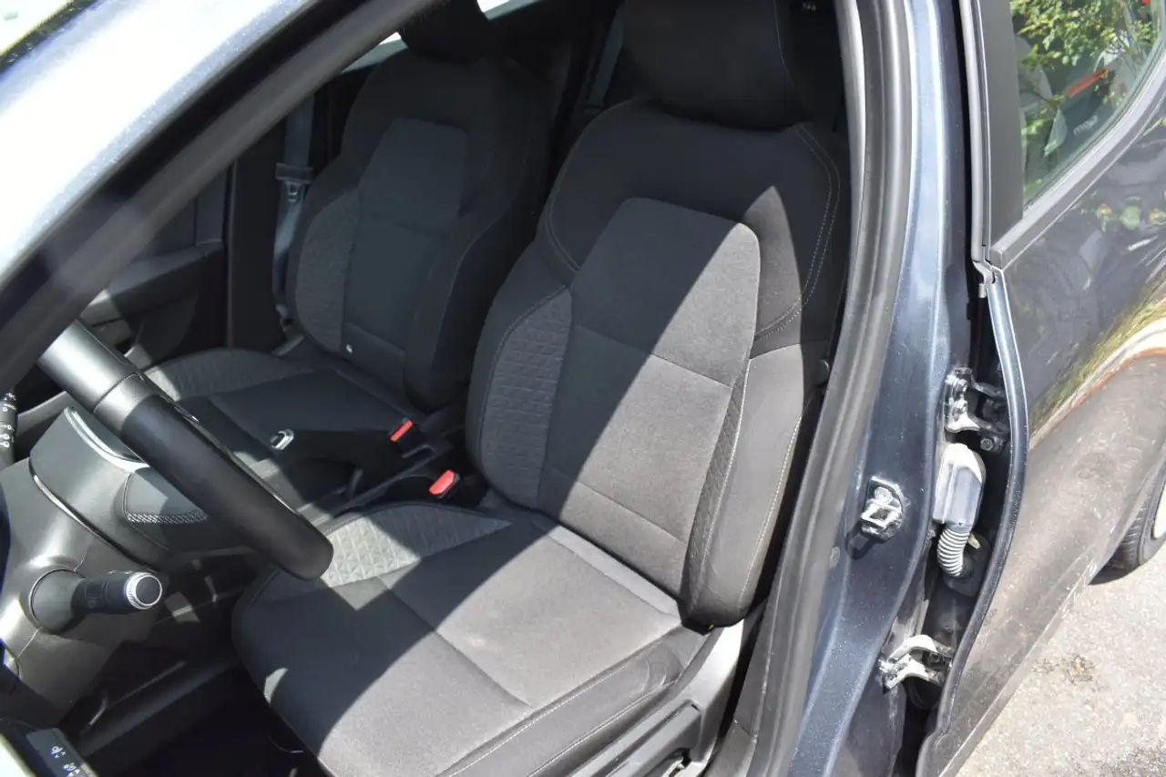 Renault Clio Citadine 5 portes — photo 9