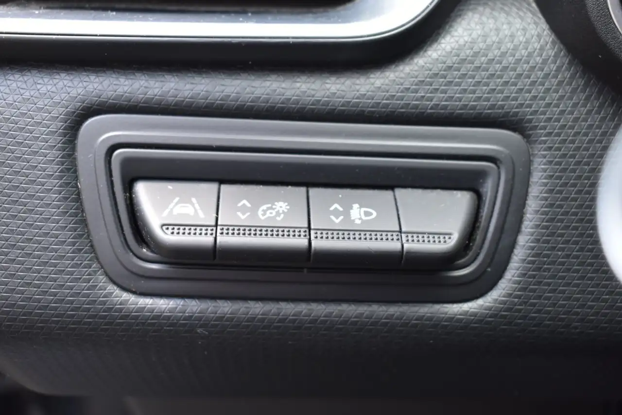 Renault Clio Citadine 5 portes — photo 16