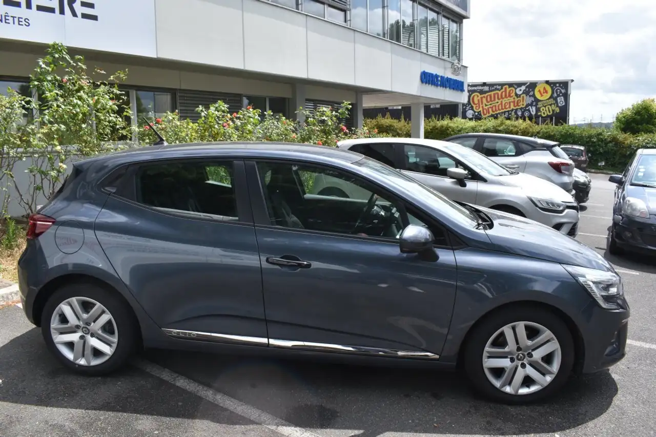 Renault Clio Citadine 5 portes — photo 8