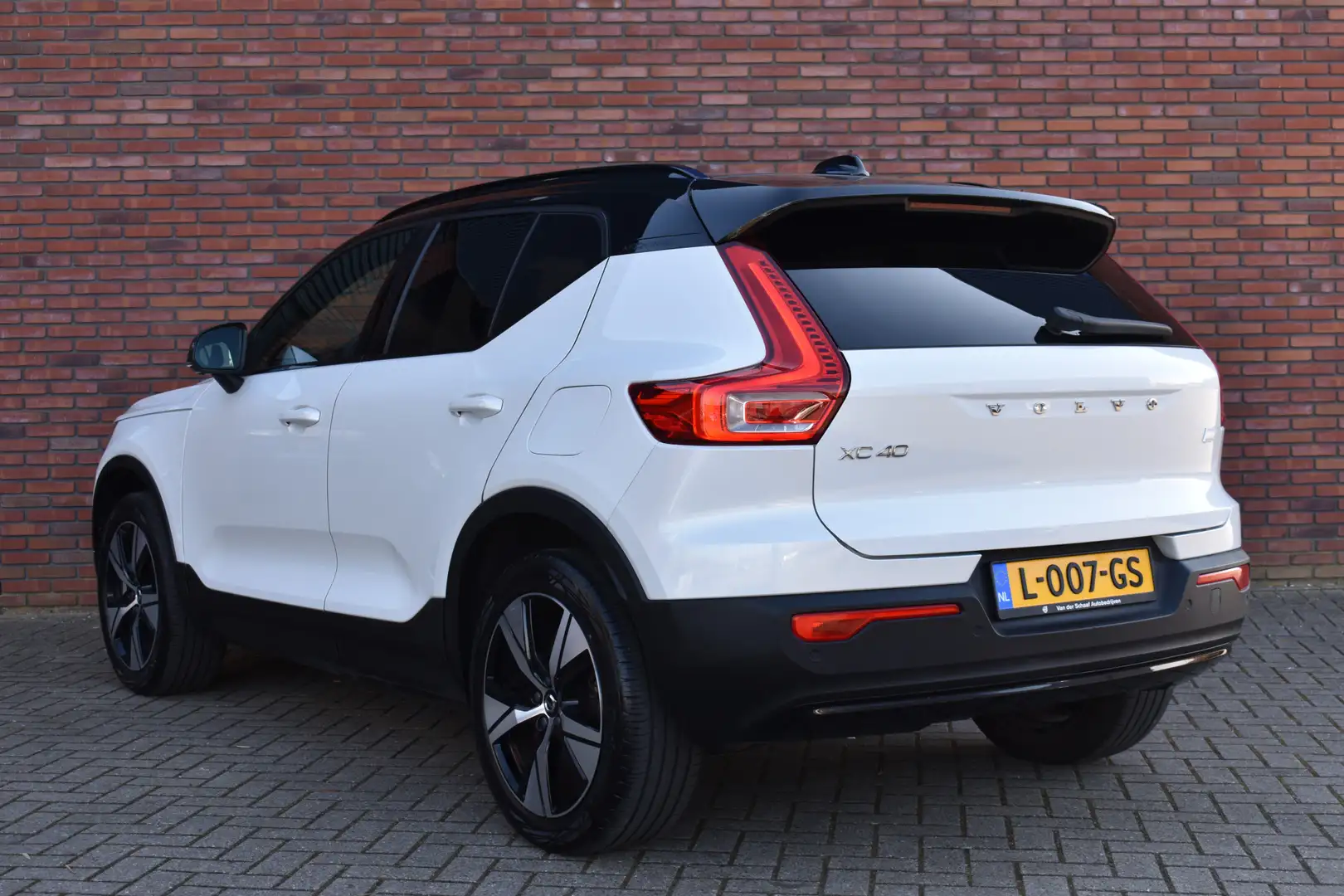 Volvo XC40 Recharge P8 408PK AWD R-Design | Lounge Pack | Pow Blanc - 2