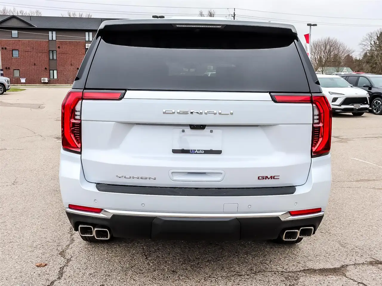 GMC Yukon снимка GMC Yukon