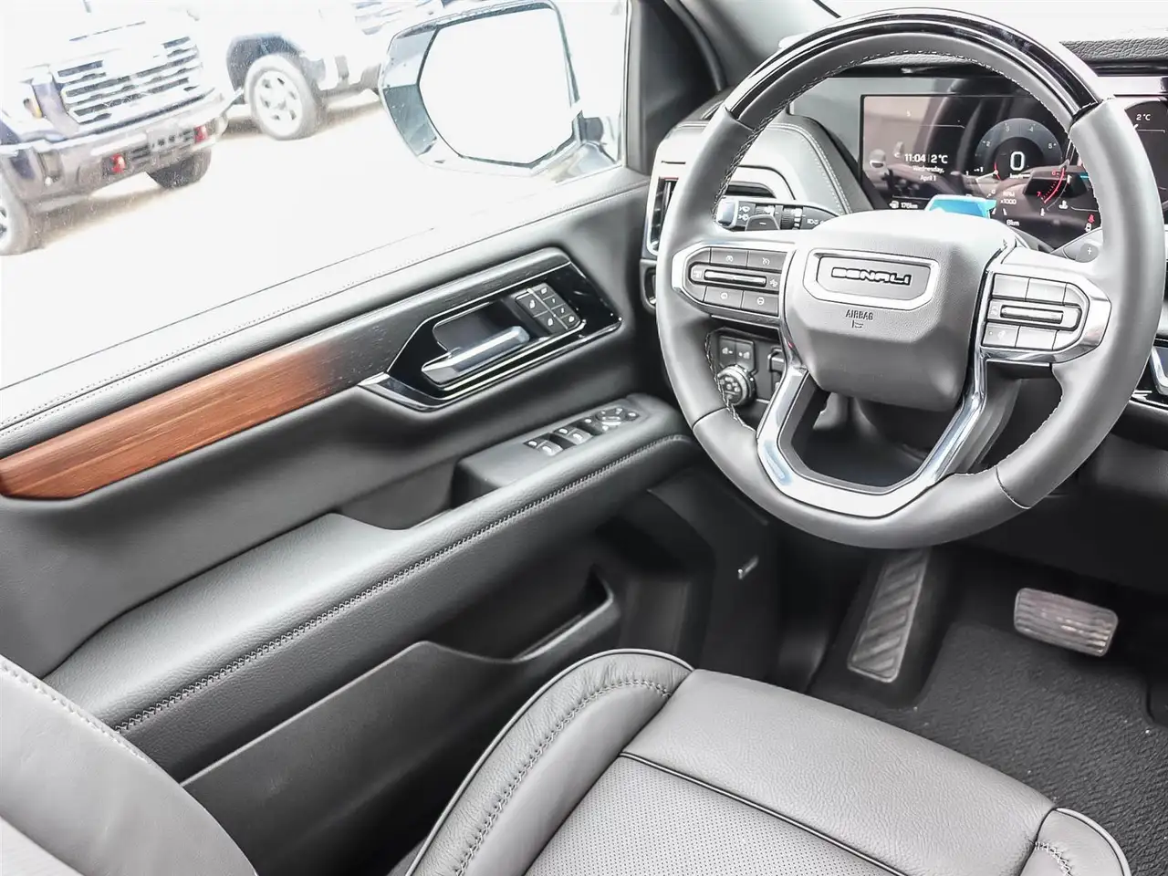 GMC Yukon снимка GMC Yukon
