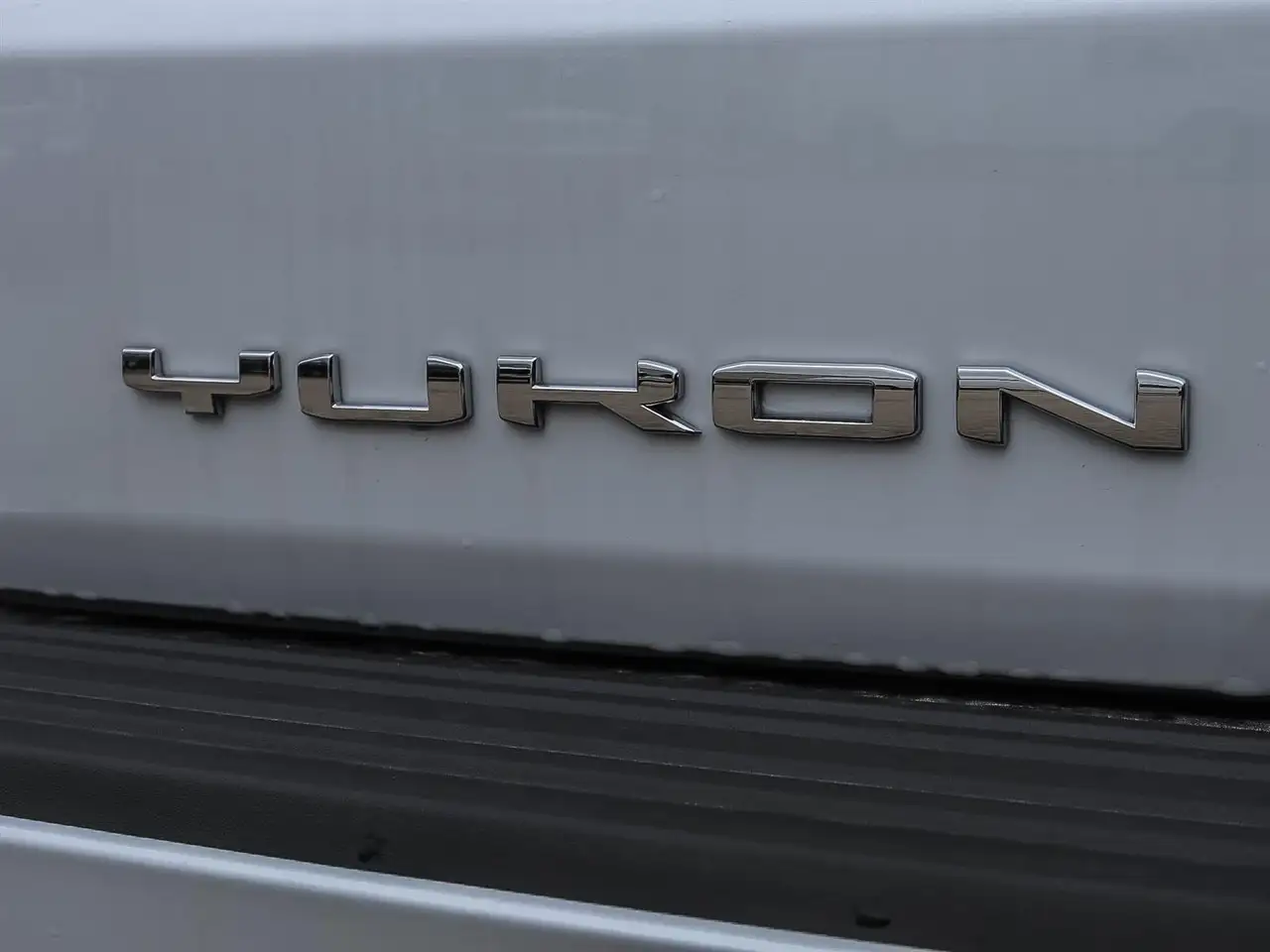 GMC Yukon снимка GMC Yukon