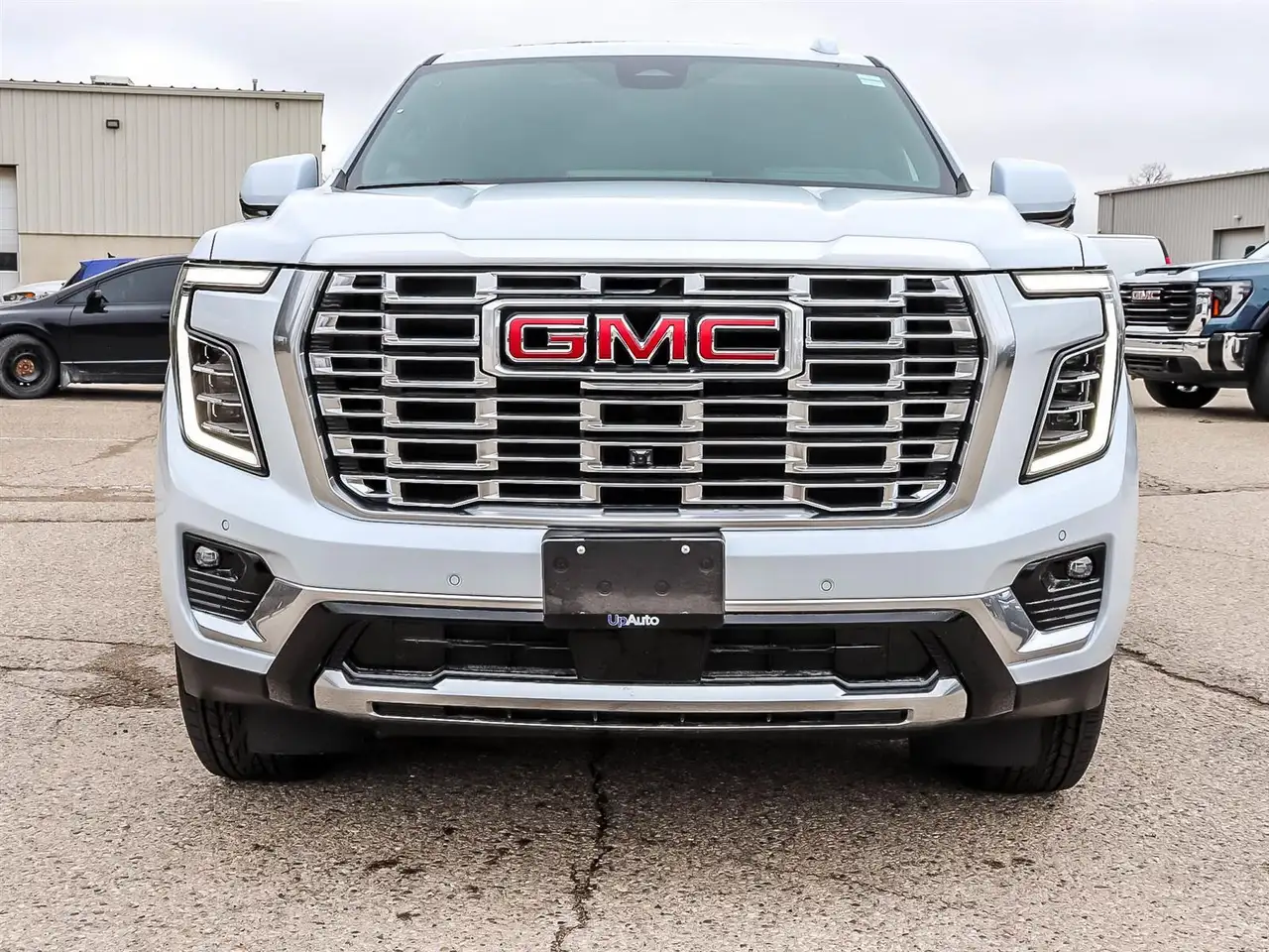 GMC Yukon снимка GMC Yukon