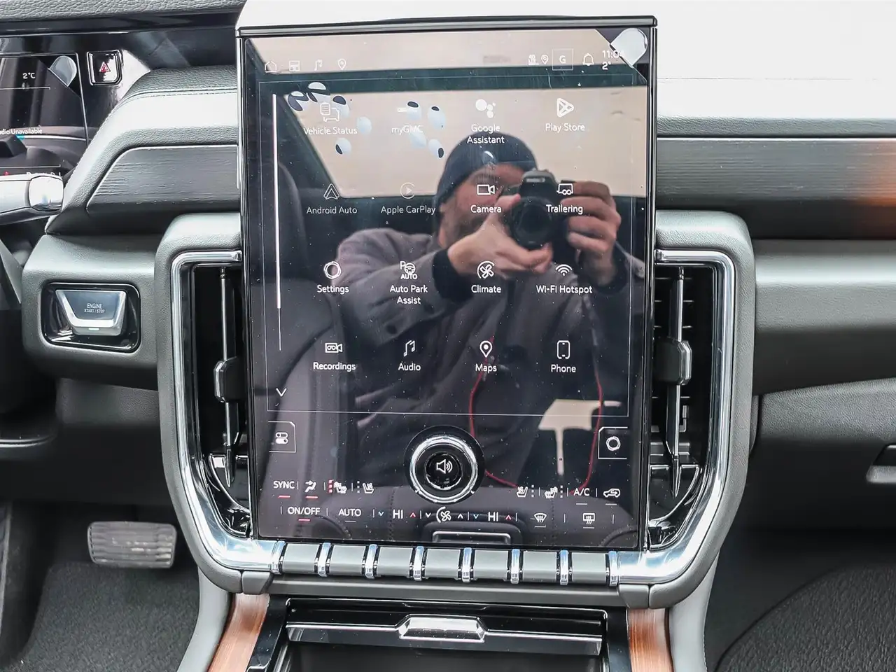 GMC Yukon снимка GMC Yukon