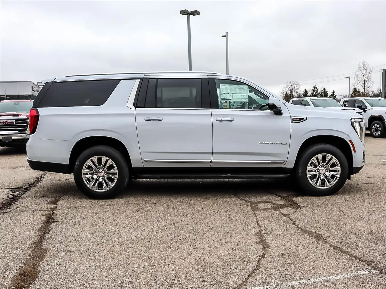GMC Yukon снимка GMC Yukon