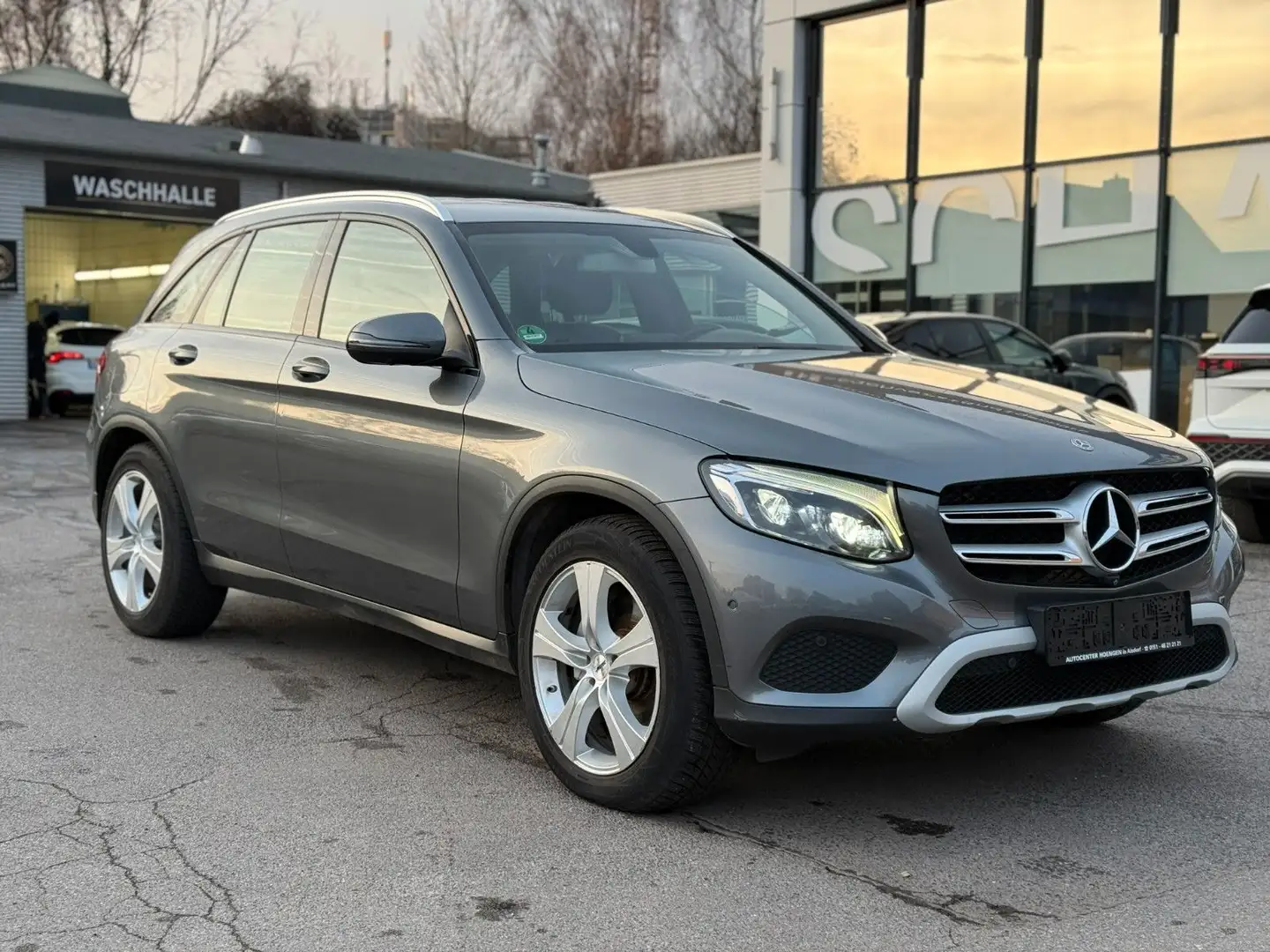 Mercedes-Benz GLC 250 4Matic 360*Kamera*TÜV -07.2027*LED-LIGHT Grau - 1